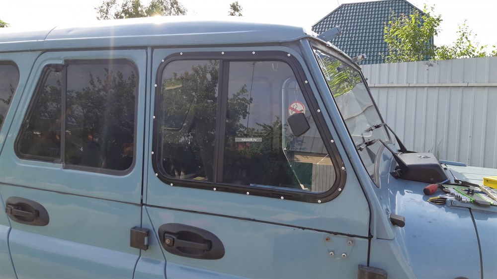 Окно раздвижное УАЗ 469, 3151* переднее правое